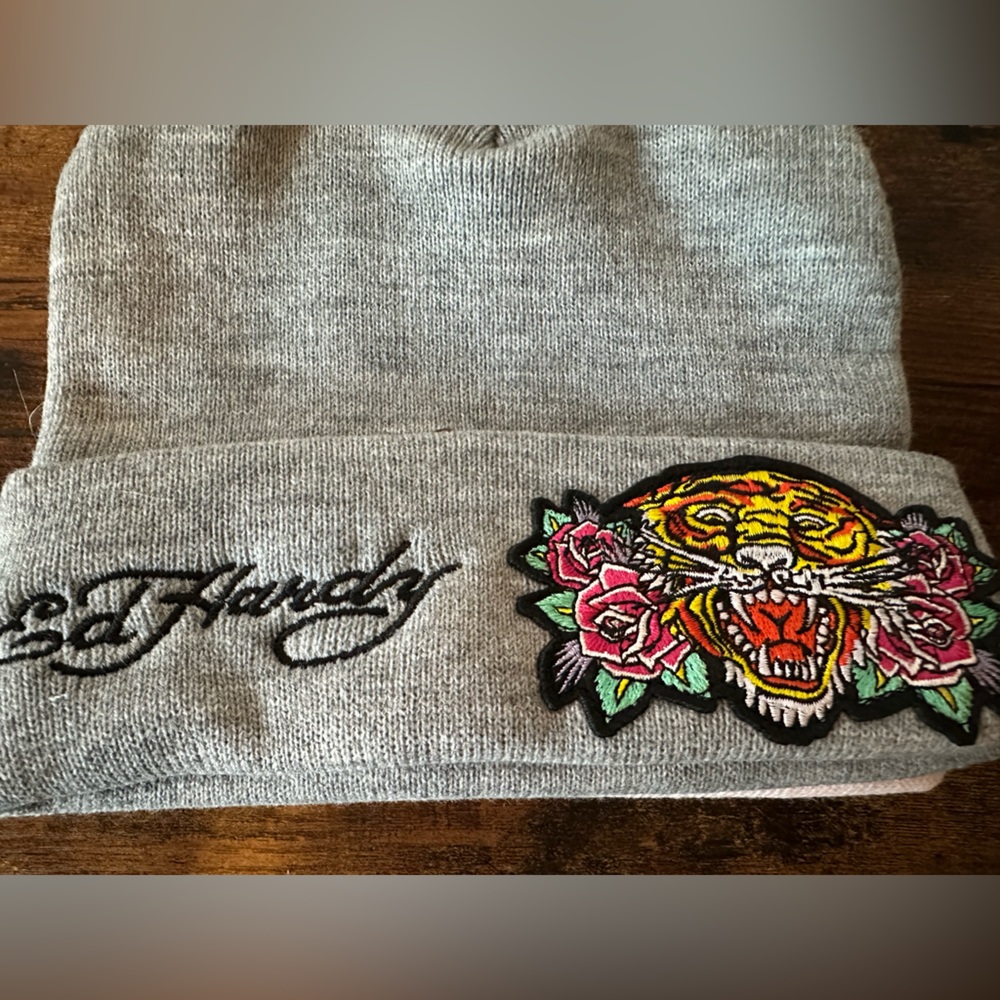 Ed Hardy Pink and Gray Beanie Set with Tiger and Floral Design Rhinestone NWT - Picture 6 of 6